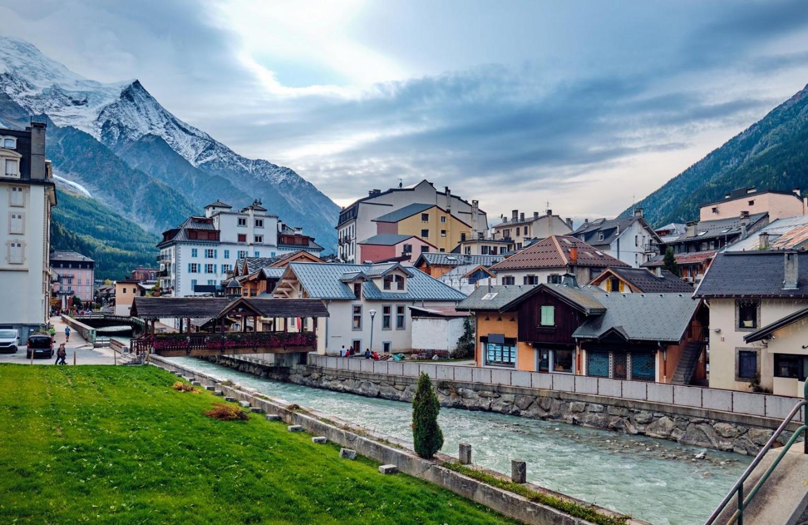 Apartment Le Pied Du Brevent - Walk To Ski Lift, Chamonix Getaway Экстерьер фото