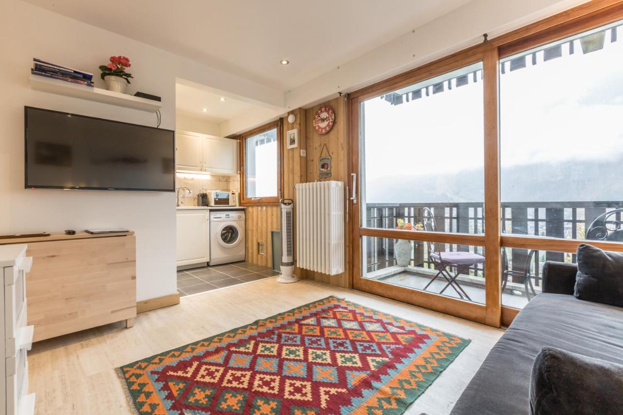 Apartment Le Pied Du Brevent - Walk To Ski Lift, Chamonix Getaway Экстерьер фото
